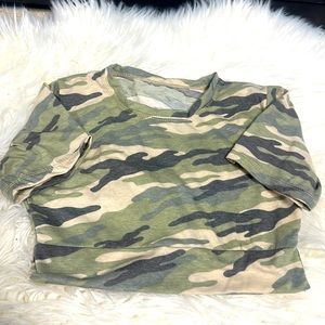 QVC camo half tee/crop top XS/S